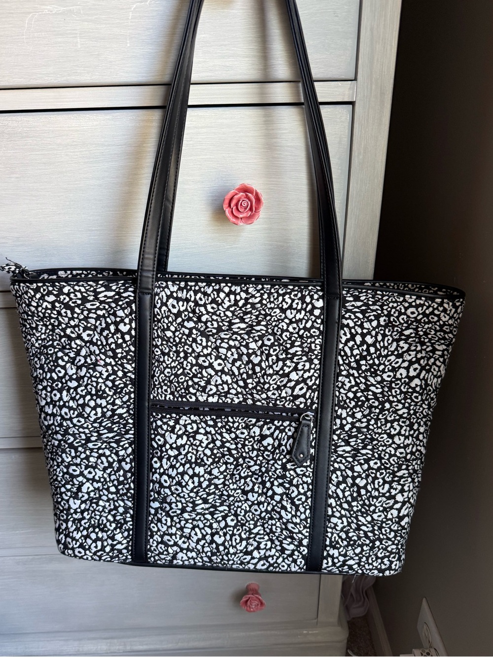 Vera Bradley Camocat Black and White Leopard Print Padded Laptop Tote Bag - Picture 5 of 5